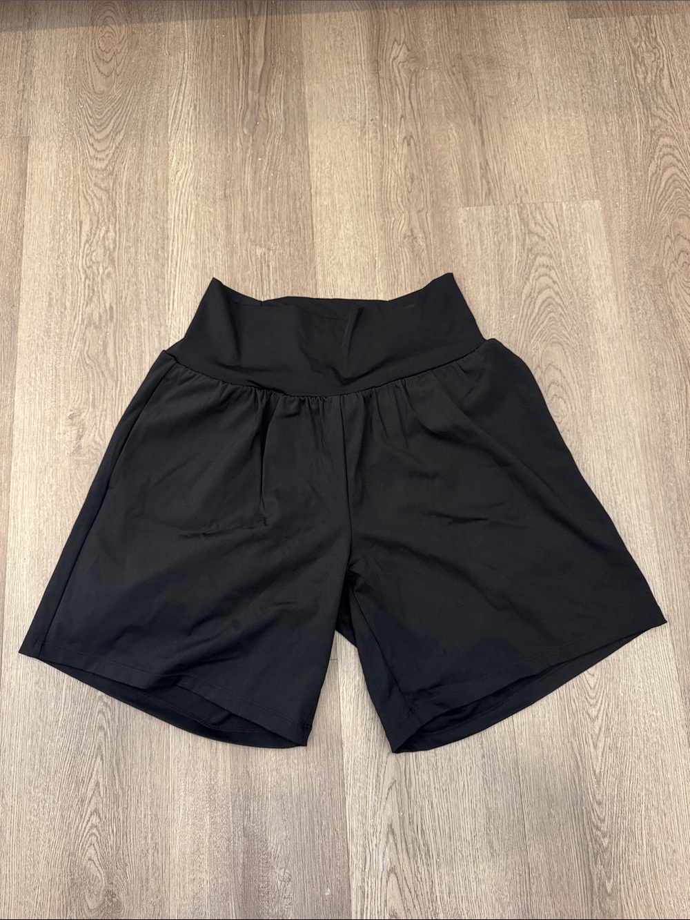 HALARA Black High-Waist Relaxed Short